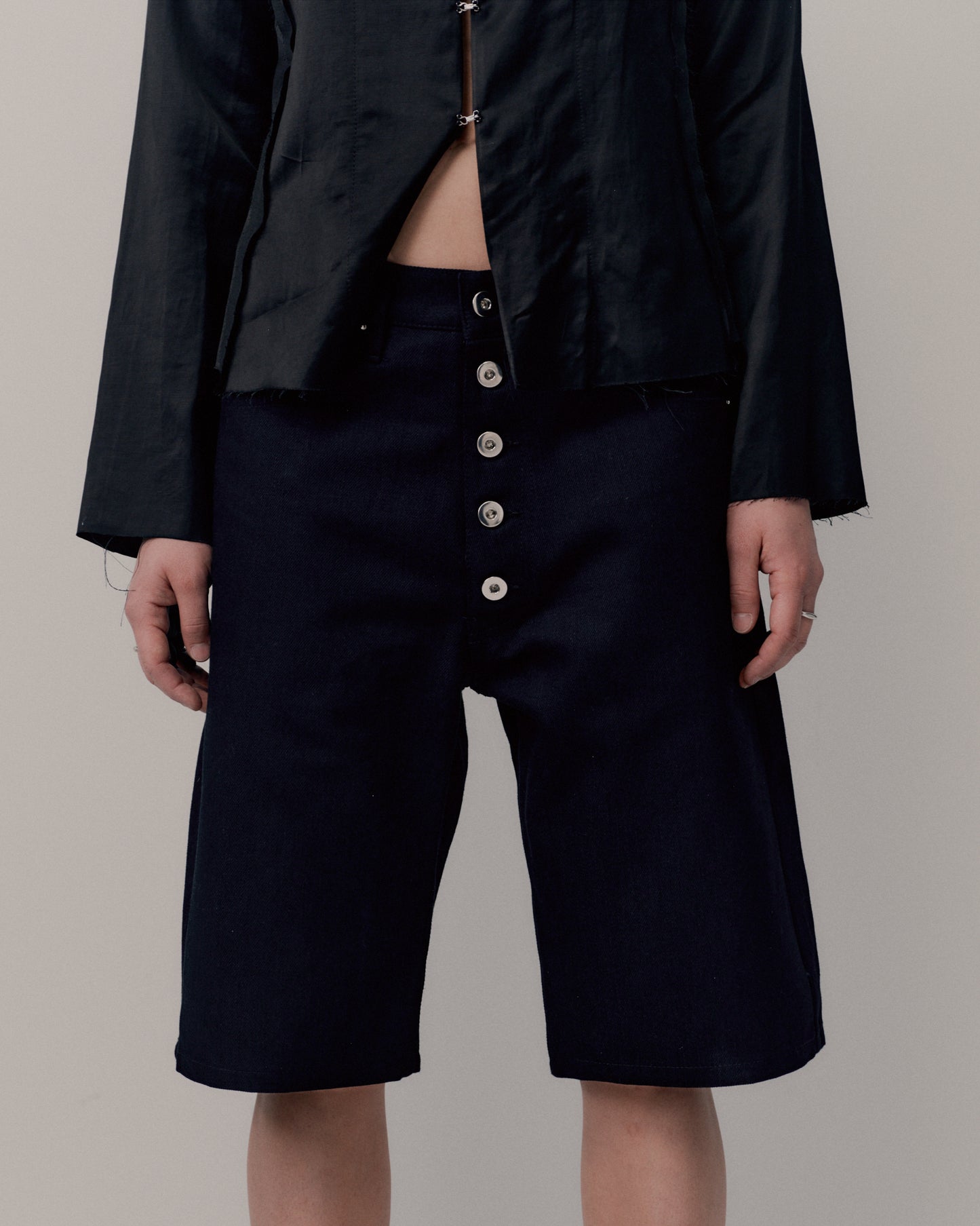 CORE DENIM SHORTS - BLACK