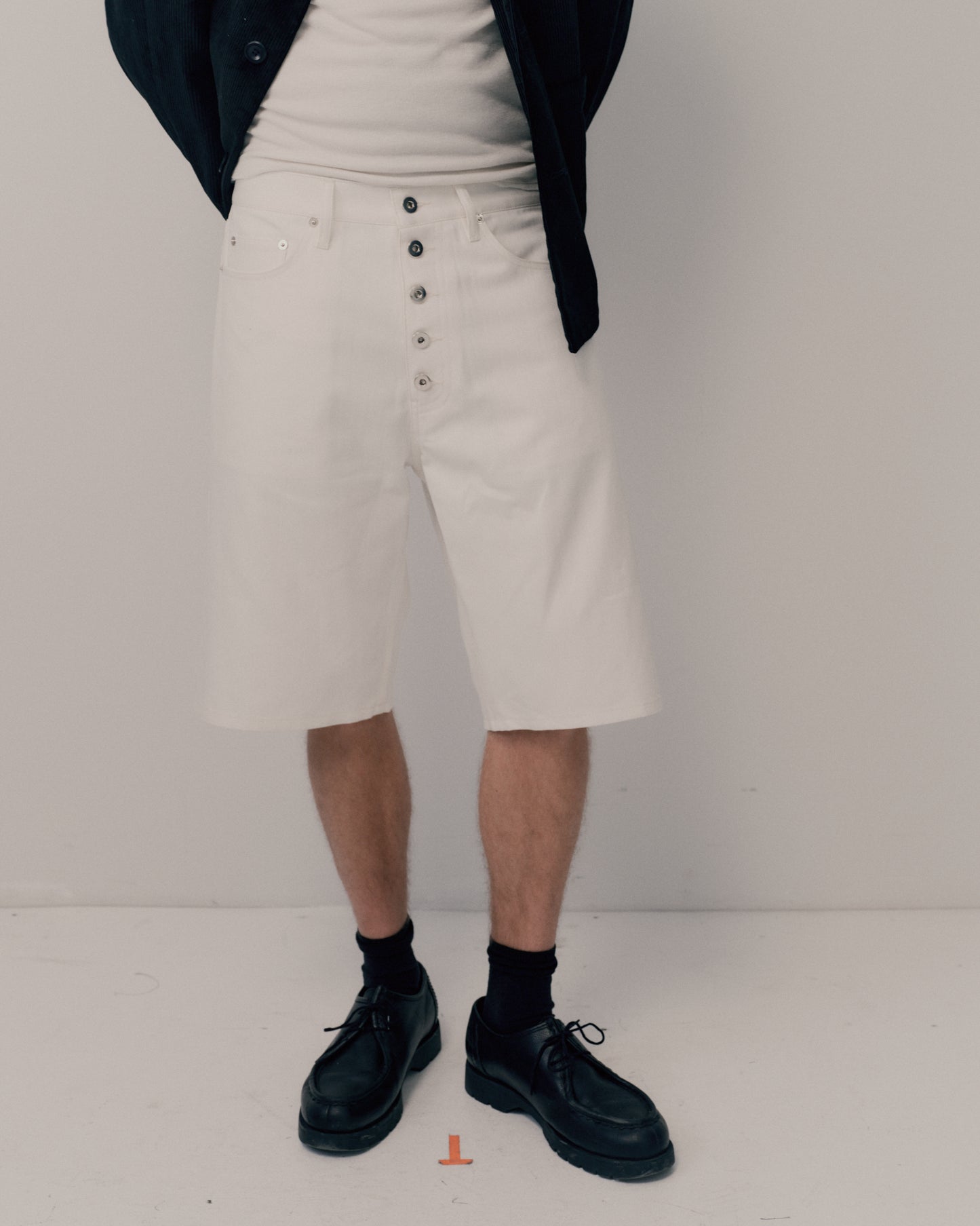 CORE DENIM SHORTS - WHITE