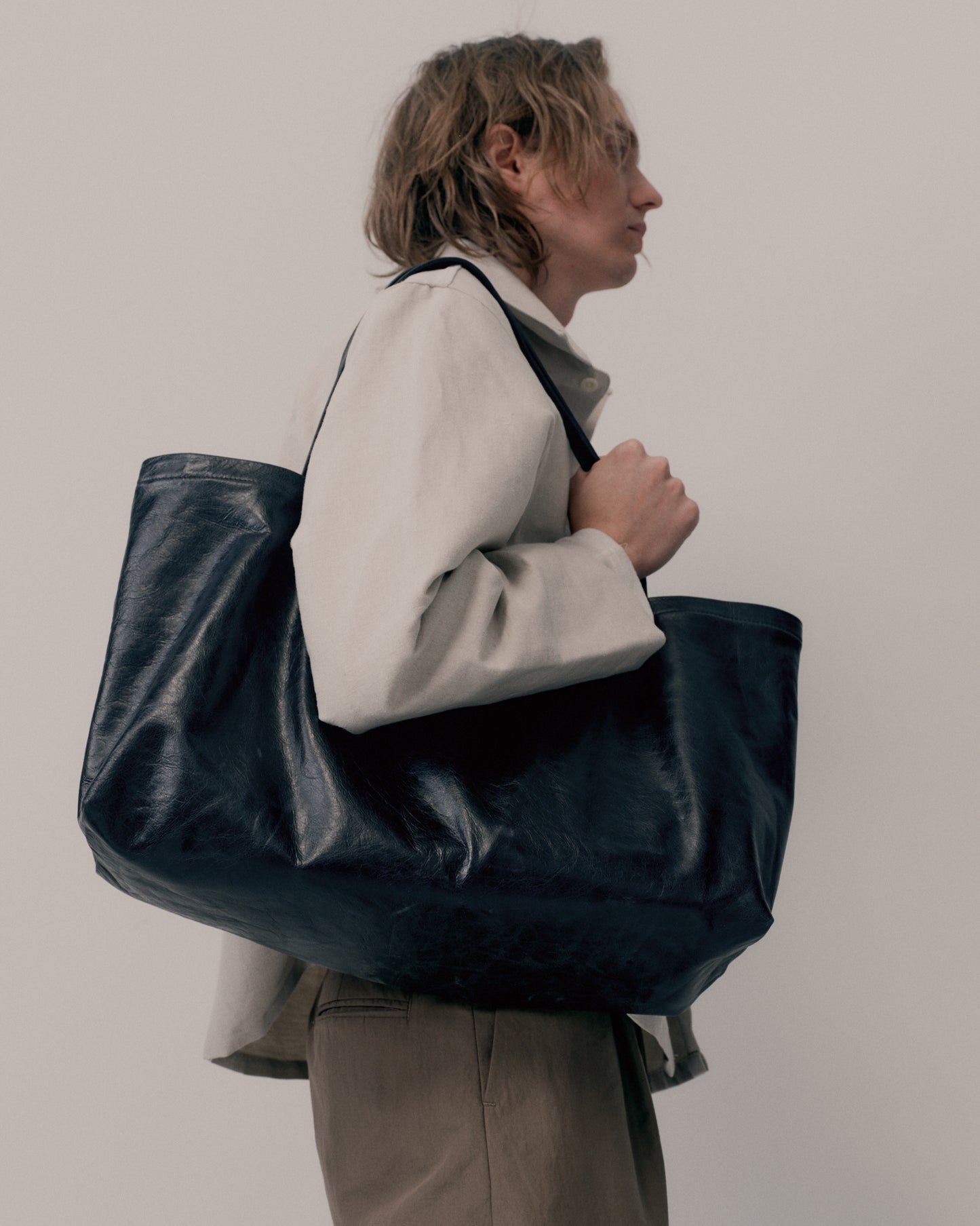 THE PAPIER TOTE - ANTIQUE BLACK