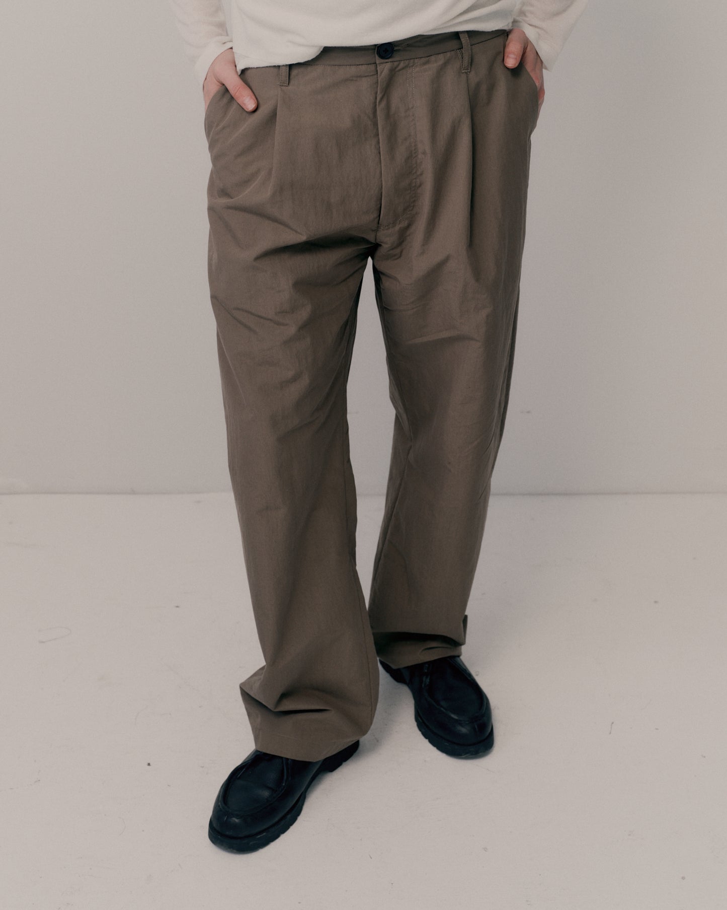 THE CURVE TROUSER - BEIGE