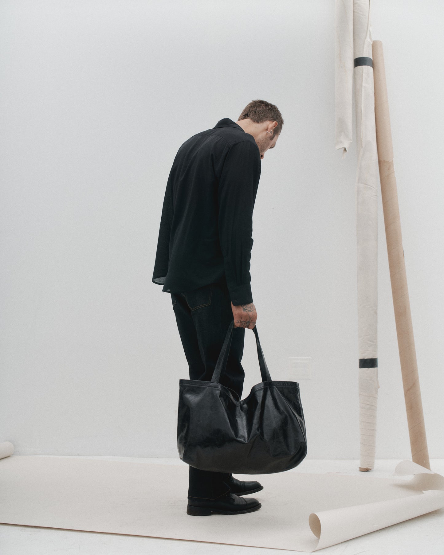 THE PAPIER TOTE - BLACK