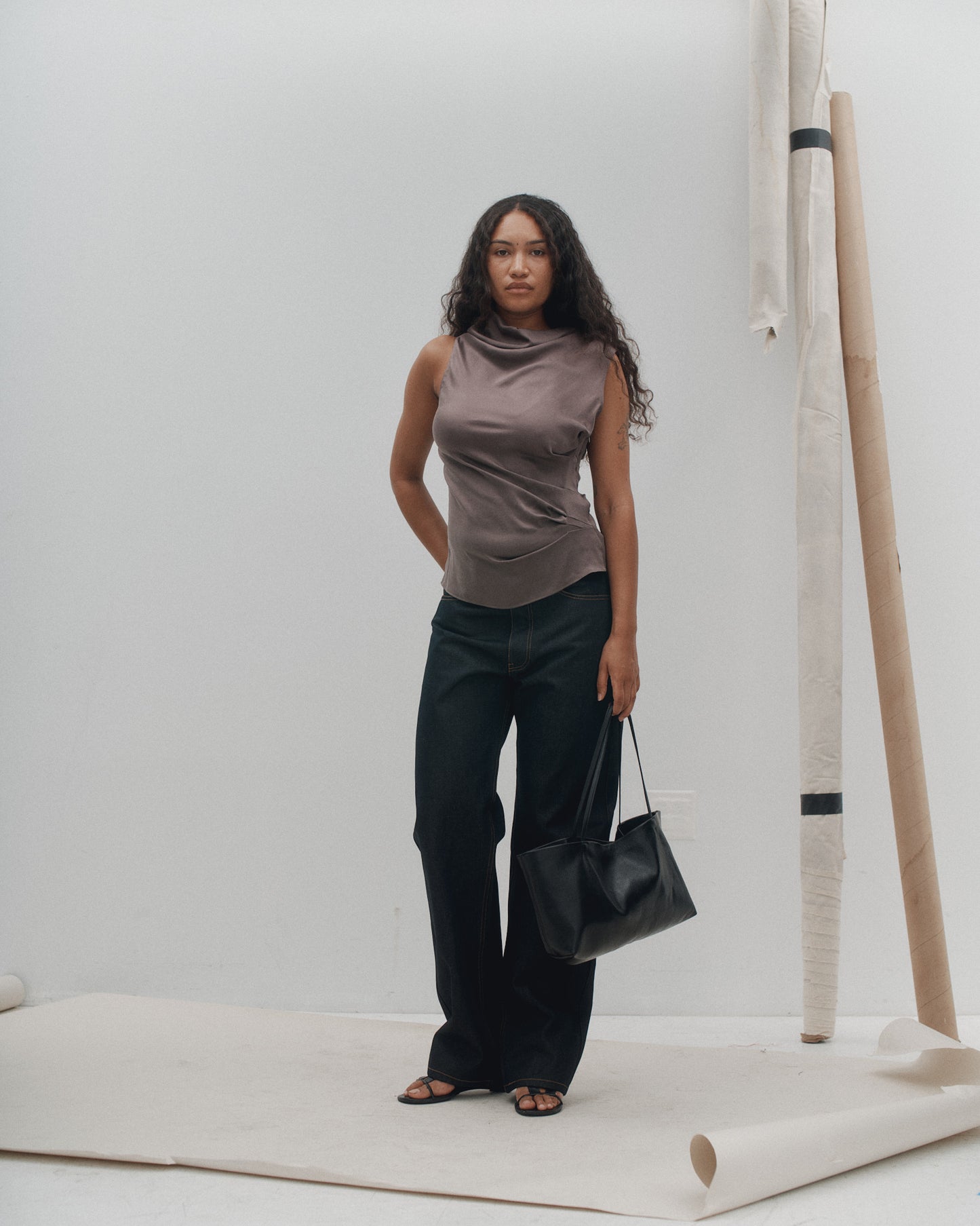 THE WIDE SHOPPER - BLACK