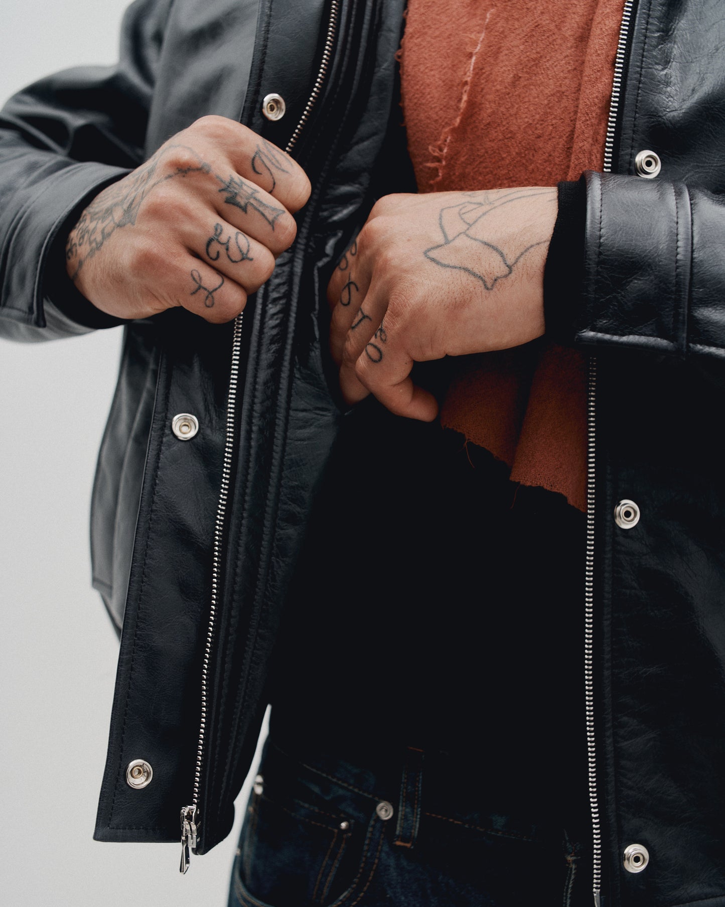 THE BOMBER JACKET - LEATHER